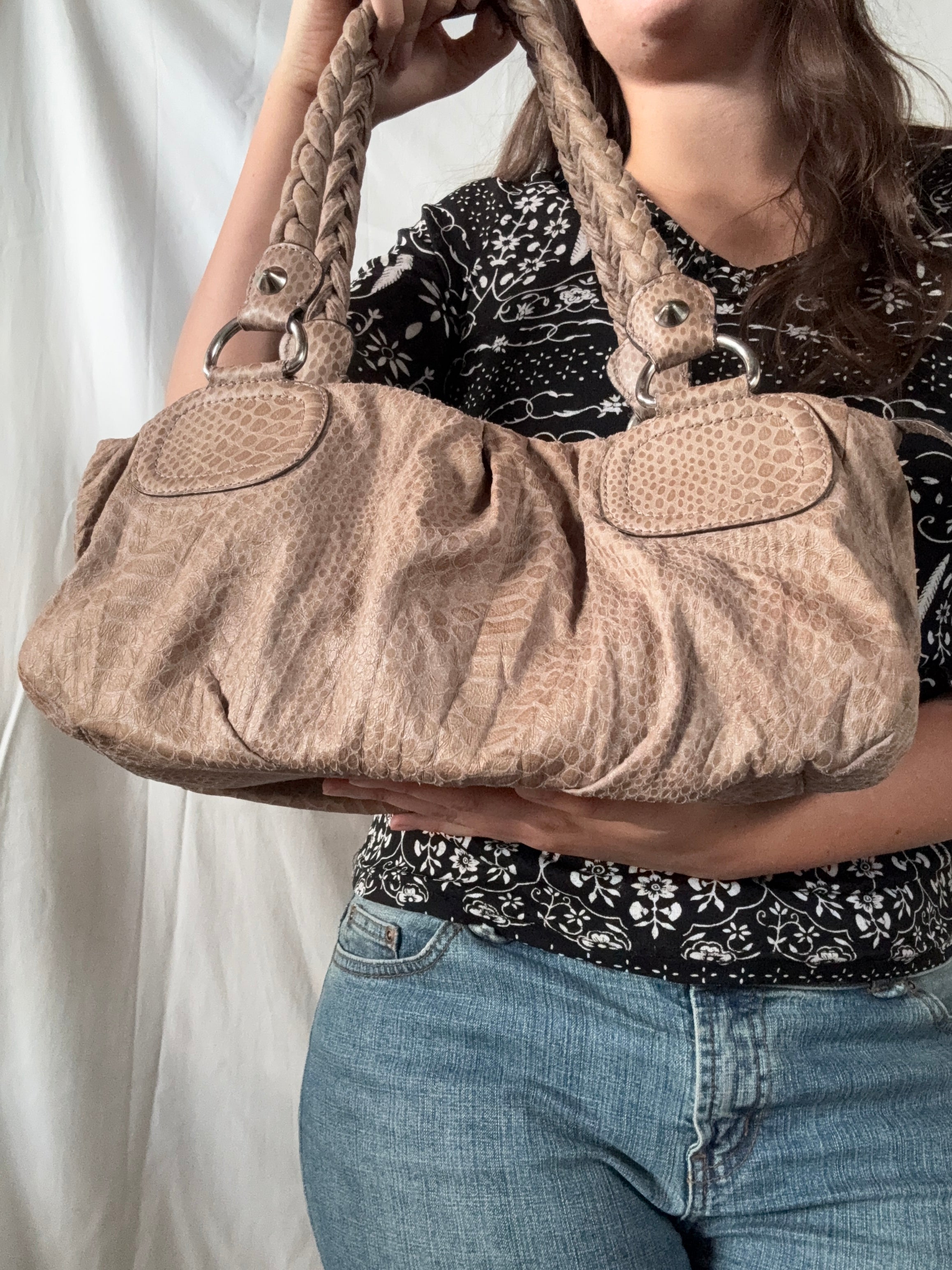 Brown Guess Shoulder Bag - Zip Vintage