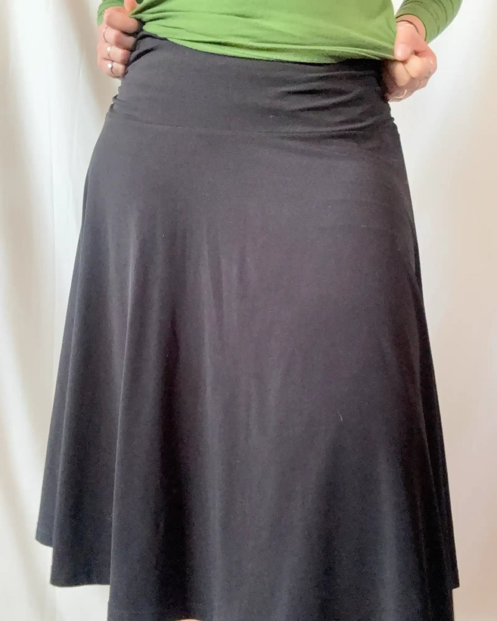 Black Stretchy Flowy Skirt