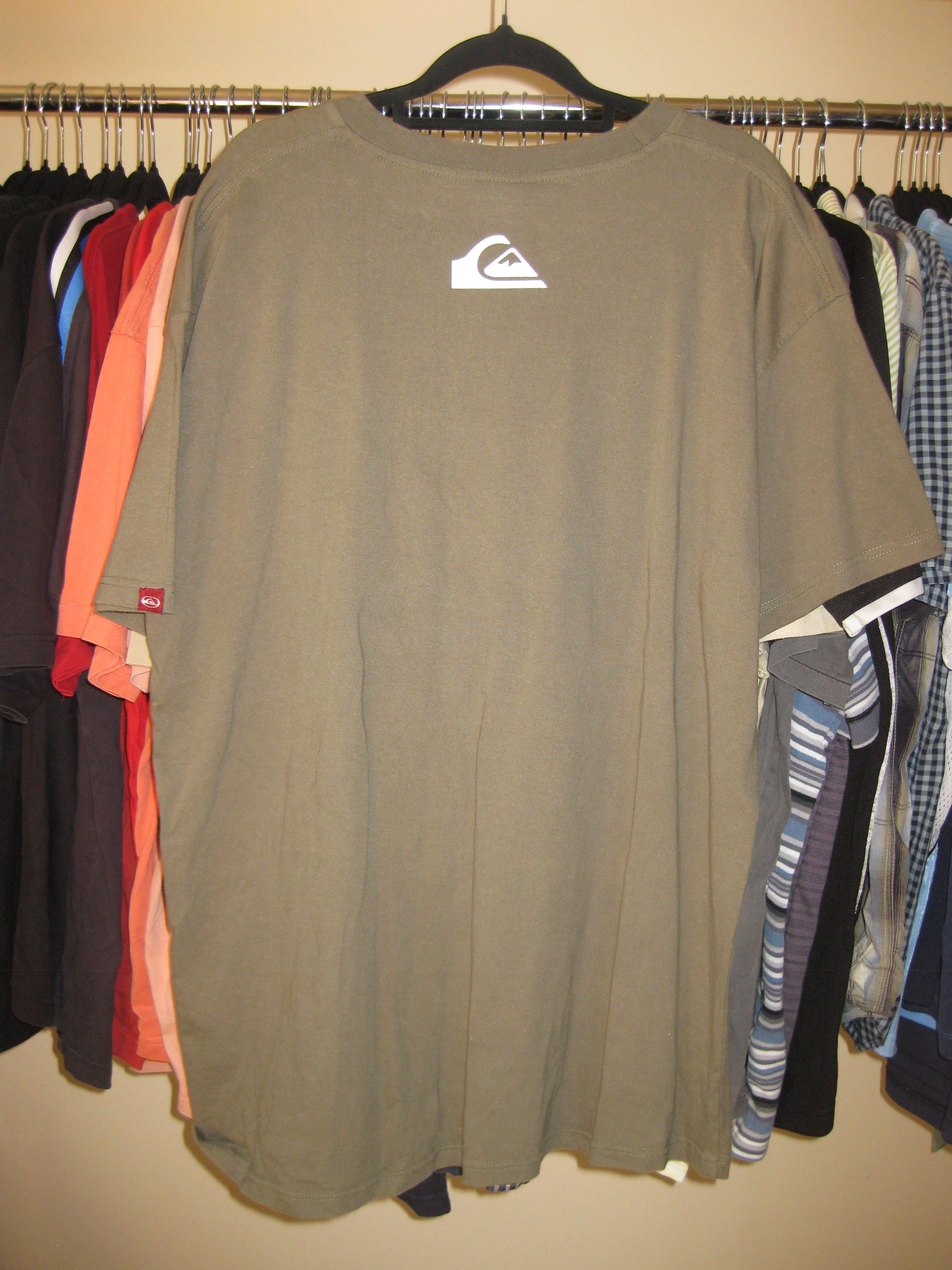 Quiksilver green graphic tee in size XL
