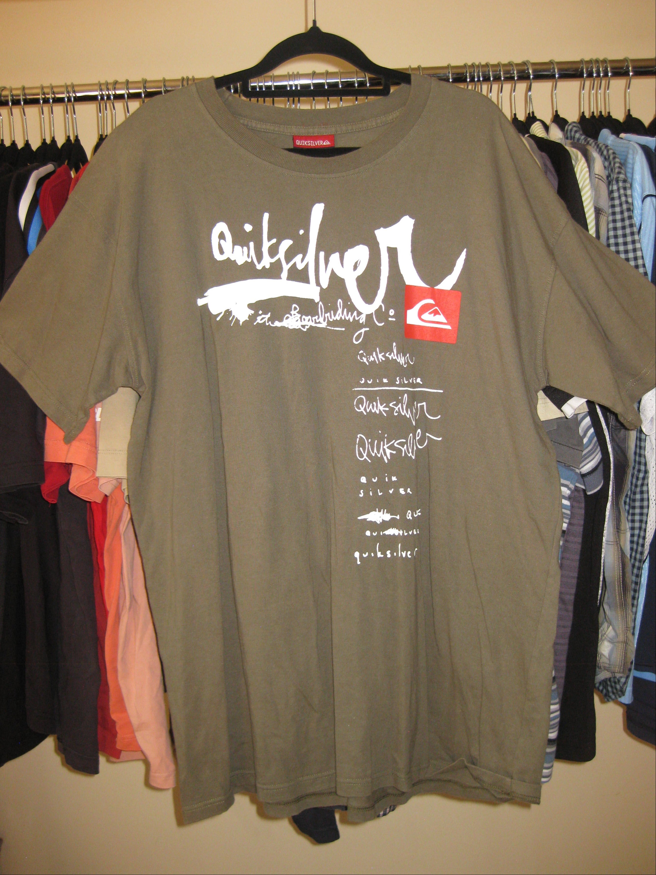 Green Quiksilver graphic t-shirt size XL